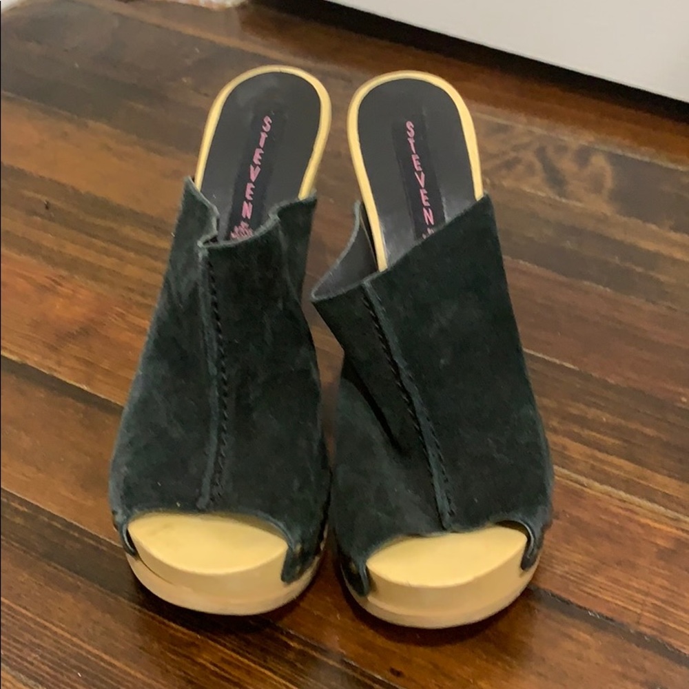 Steve Madden clogs
